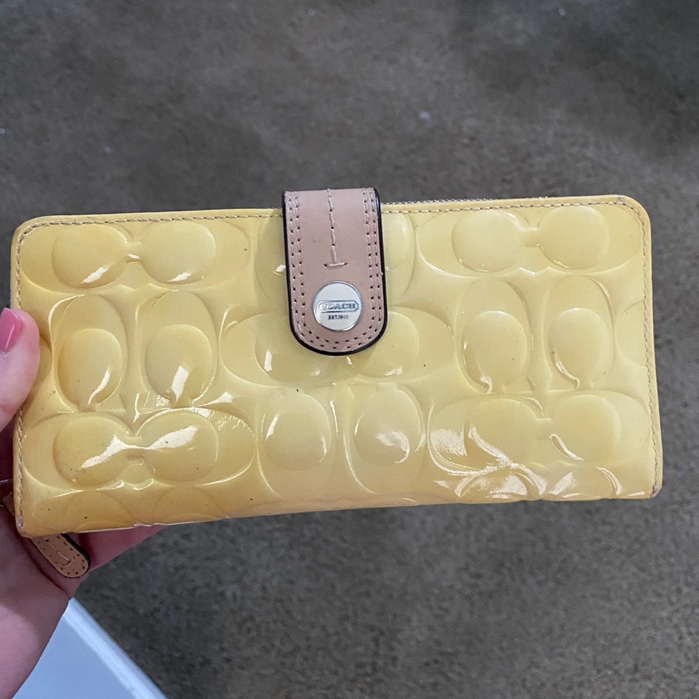 Coach Glossy Yellow Patent Signature Accordion Wallet with Tan Snap